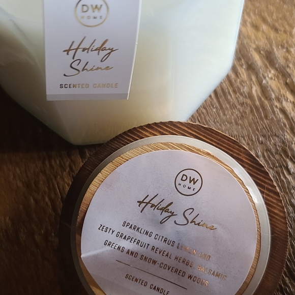 2 Scented Candles - Picture 2 of 6